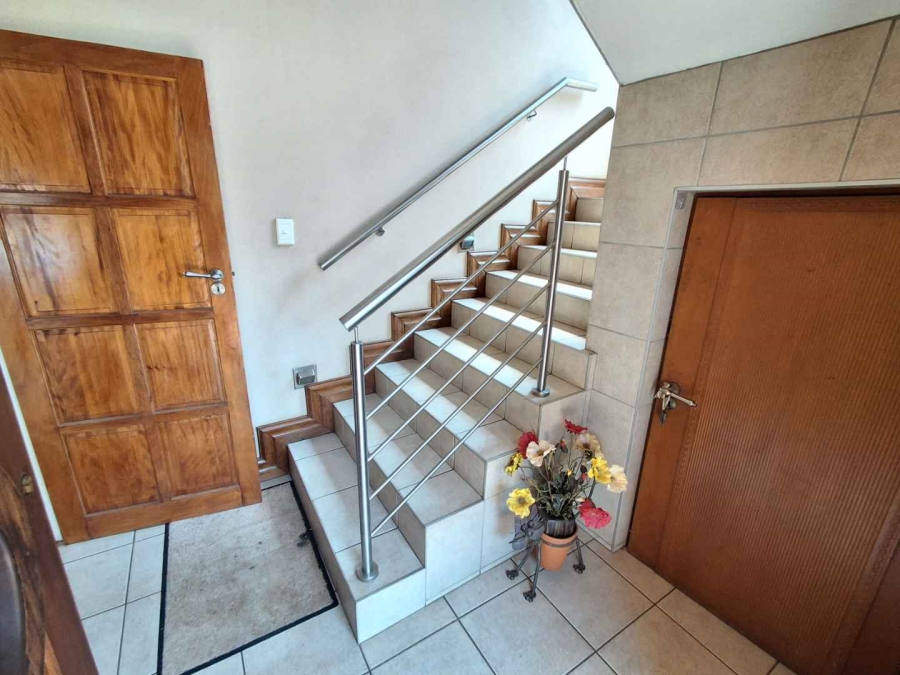 7 Bedroom Property for Sale in Meyerspark Gauteng