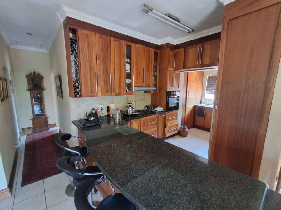 7 Bedroom Property for Sale in Meyerspark Gauteng