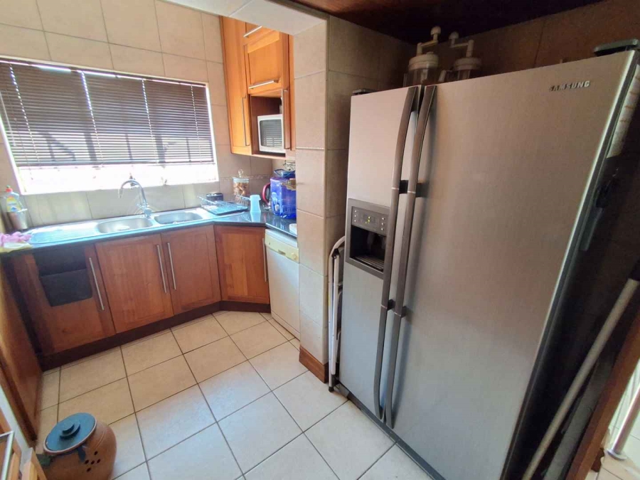 7 Bedroom Property for Sale in Meyerspark Gauteng