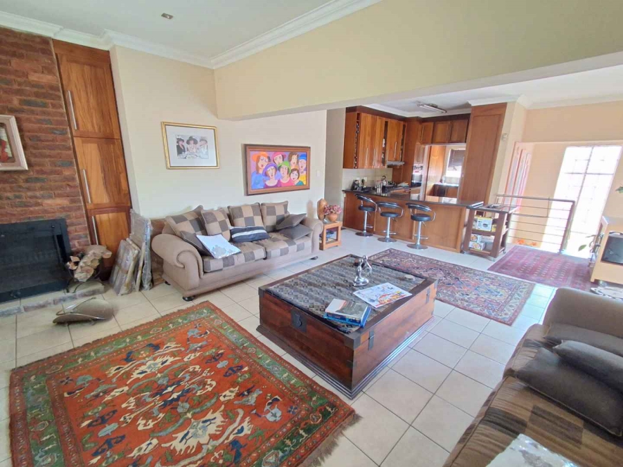 7 Bedroom Property for Sale in Meyerspark Gauteng