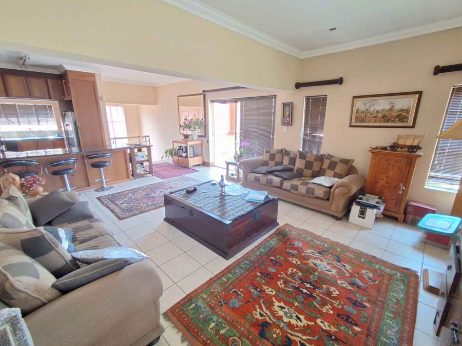 7 Bedroom Property for Sale in Meyerspark Gauteng