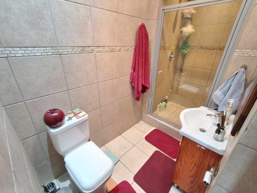 7 Bedroom Property for Sale in Meyerspark Gauteng