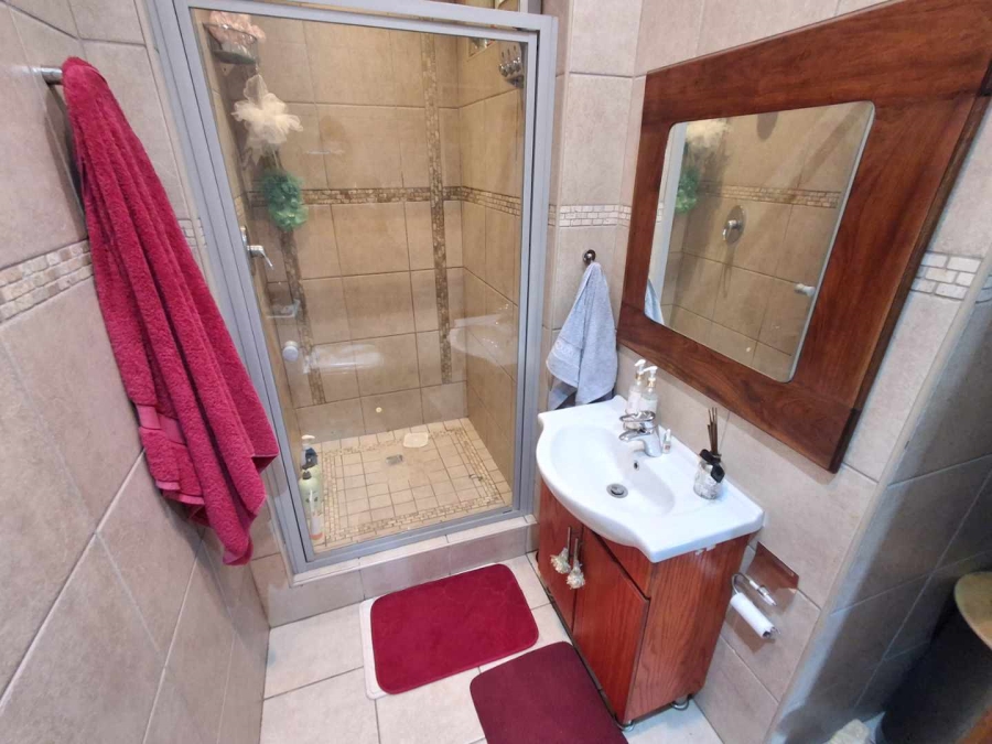 7 Bedroom Property for Sale in Meyerspark Gauteng