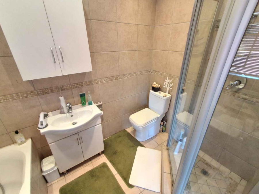 7 Bedroom Property for Sale in Meyerspark Gauteng