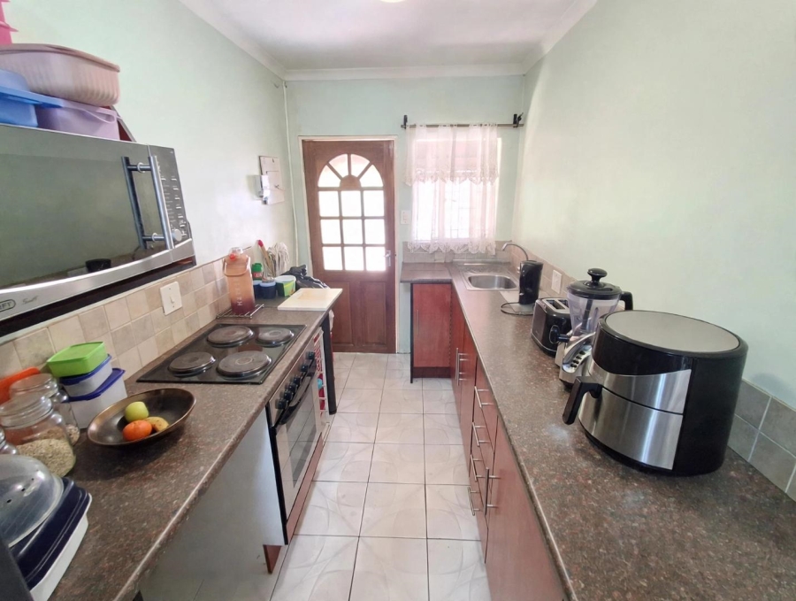 7 Bedroom Property for Sale in Meyerspark Gauteng