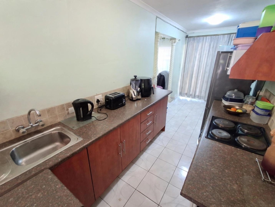 7 Bedroom Property for Sale in Meyerspark Gauteng