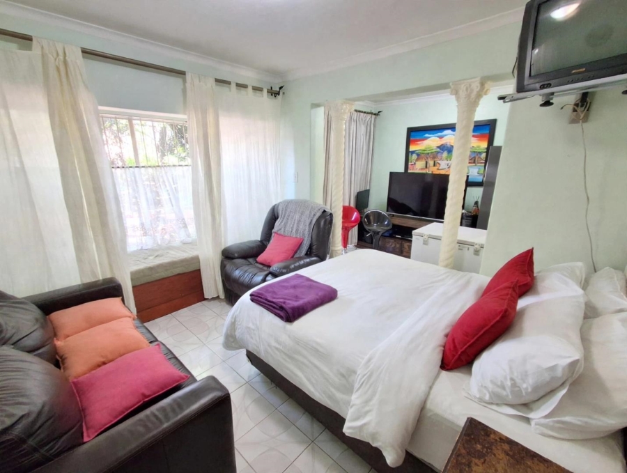 7 Bedroom Property for Sale in Meyerspark Gauteng