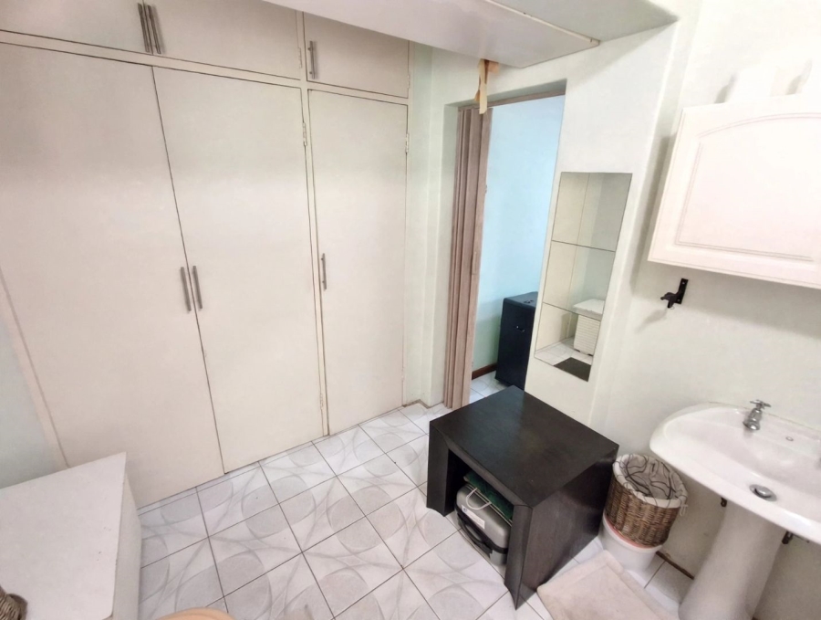 7 Bedroom Property for Sale in Meyerspark Gauteng