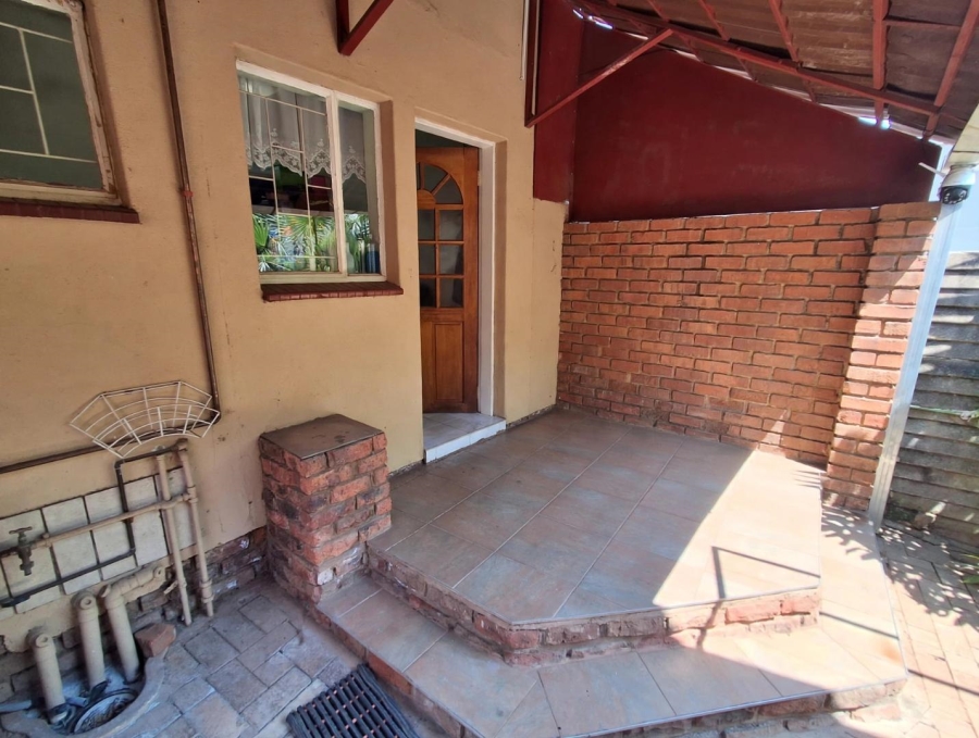 7 Bedroom Property for Sale in Meyerspark Gauteng