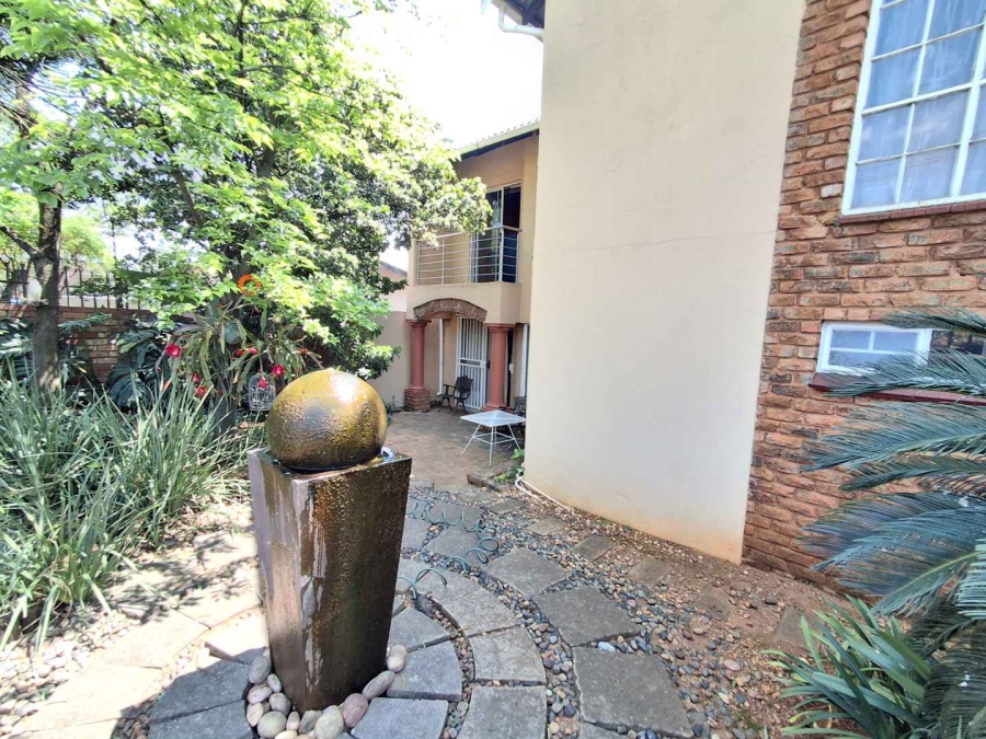7 Bedroom Property for Sale in Meyerspark Gauteng
