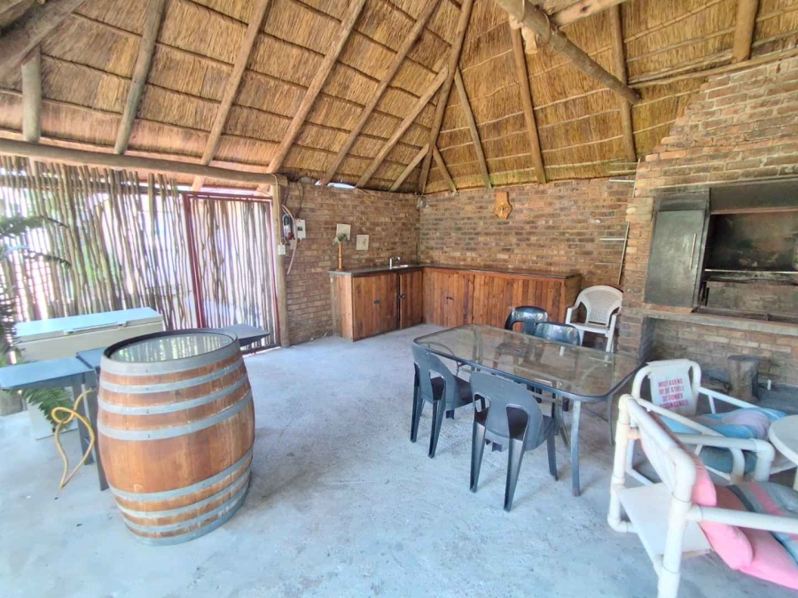 7 Bedroom Property for Sale in Meyerspark Gauteng