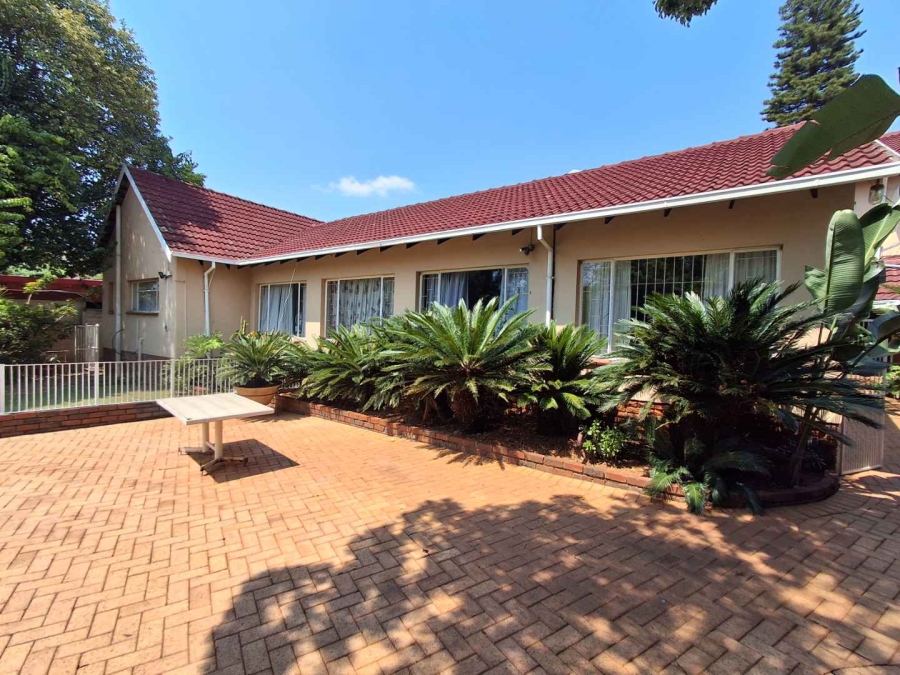 7 Bedroom Property for Sale in Meyerspark Gauteng