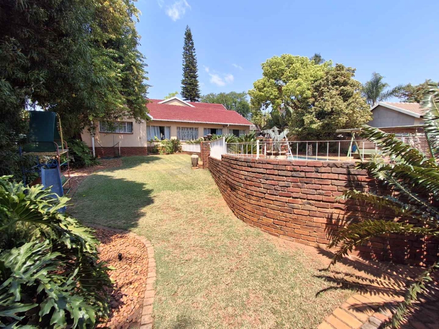 7 Bedroom Property for Sale in Meyerspark Gauteng