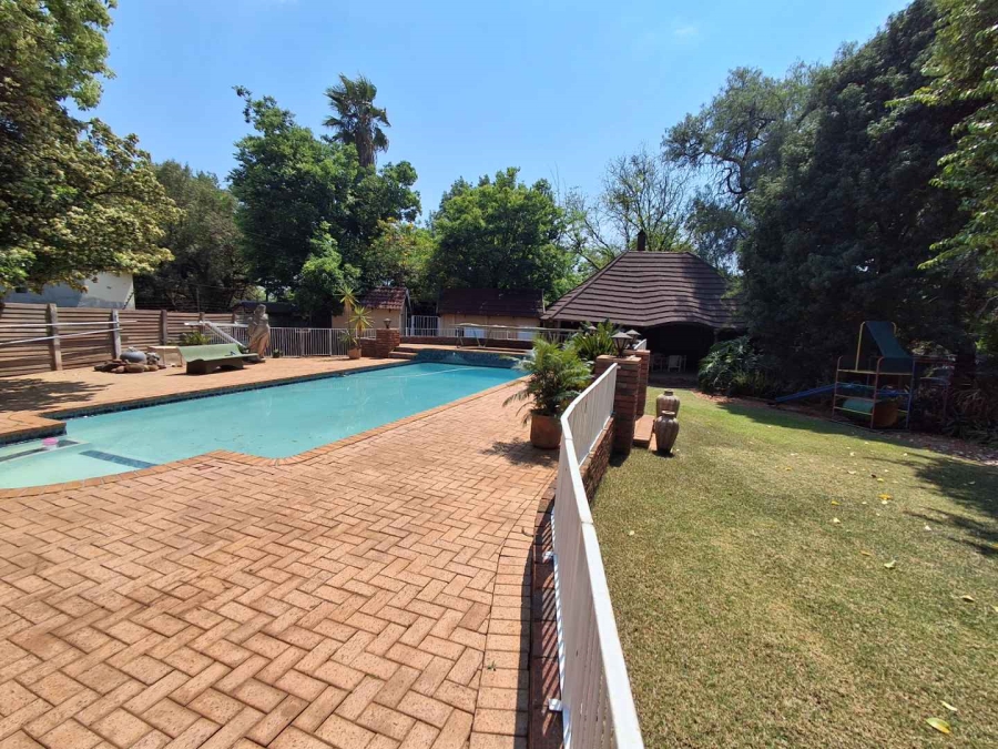 7 Bedroom Property for Sale in Meyerspark Gauteng