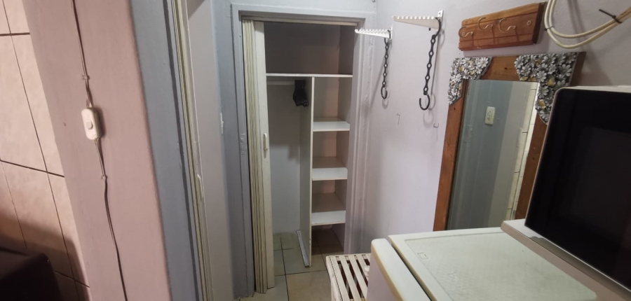 1 Bedroom Property for Sale in Brackenhurst Gauteng