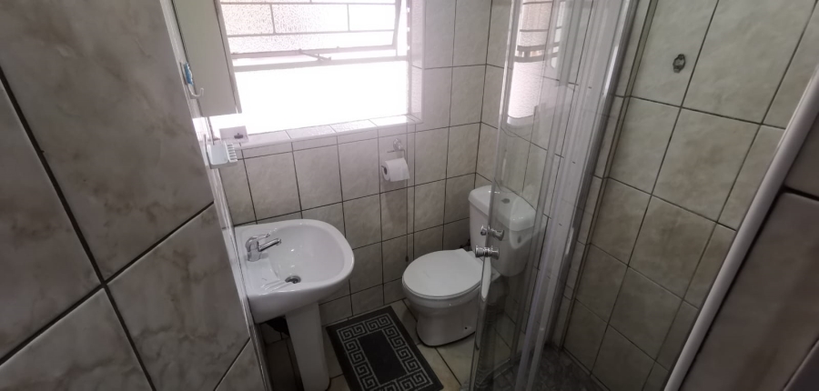 1 Bedroom Property for Sale in Brackenhurst Gauteng