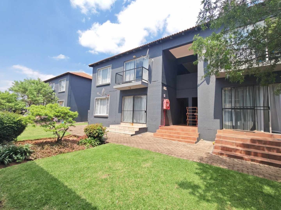 2 Bedroom Property for Sale in North Riding Gauteng