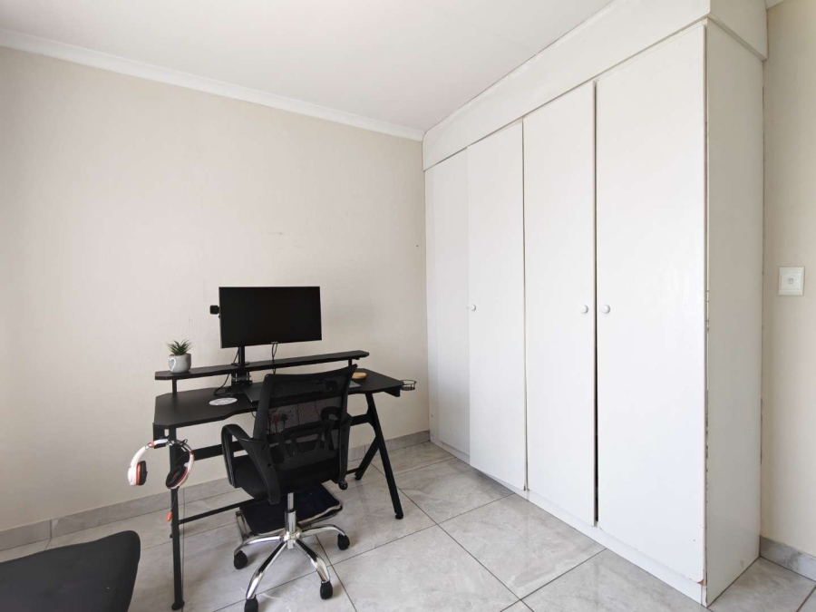 2 Bedroom Property for Sale in North Riding Gauteng