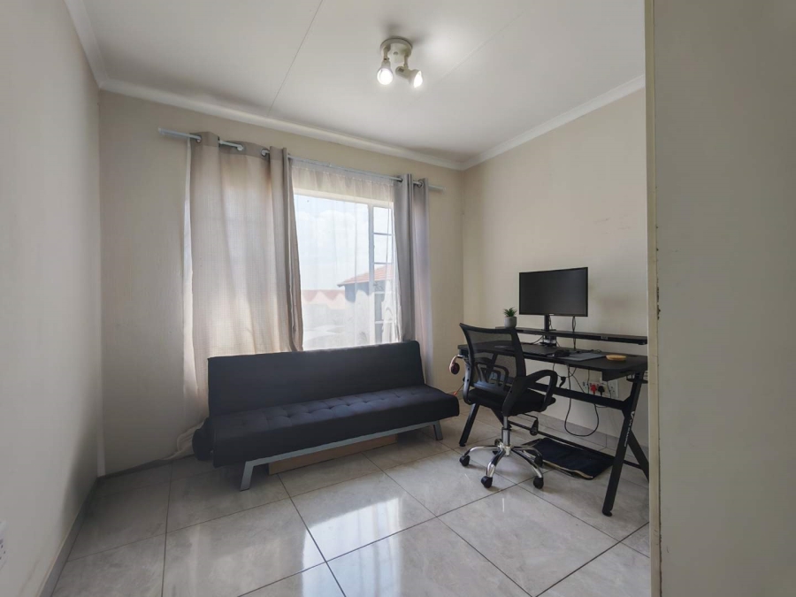 2 Bedroom Property for Sale in North Riding Gauteng