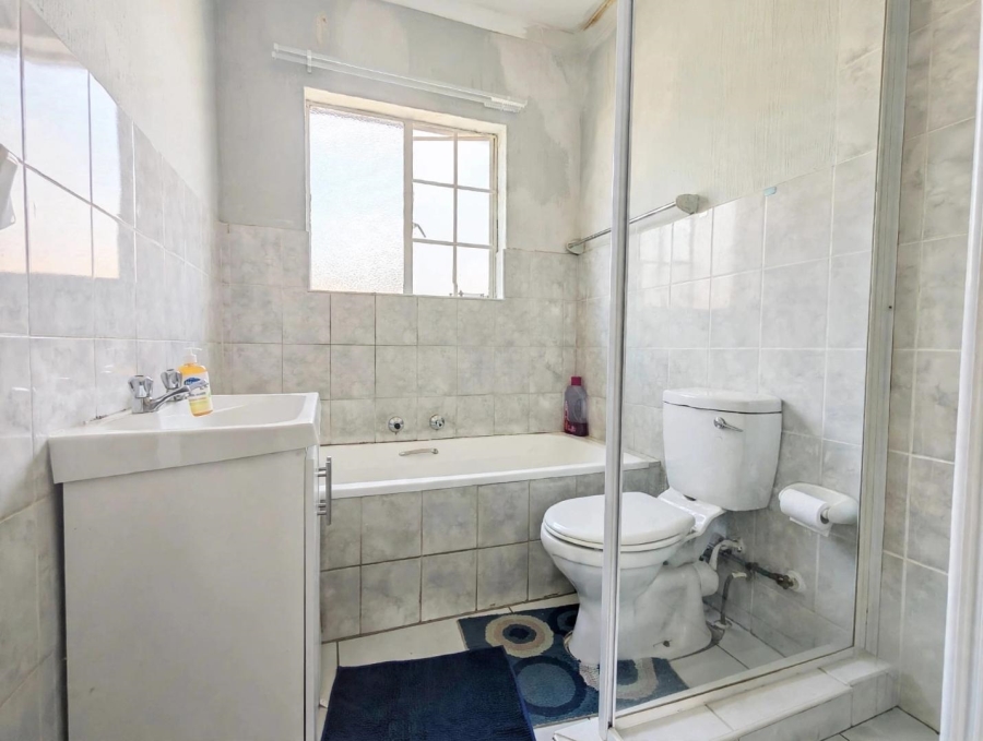 2 Bedroom Property for Sale in North Riding Gauteng