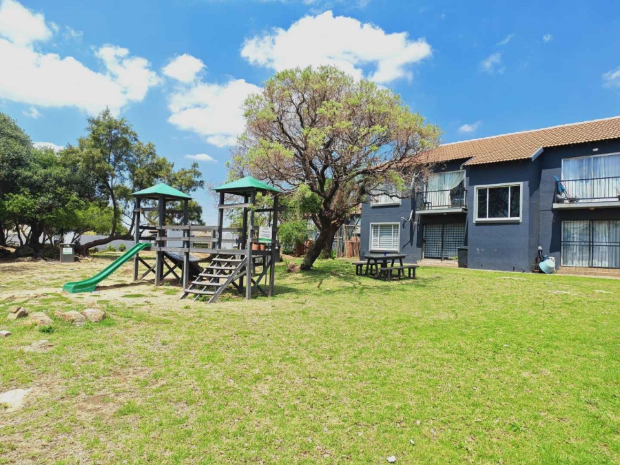 2 Bedroom Property for Sale in North Riding Gauteng