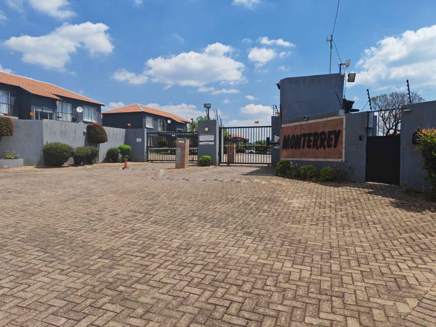 2 Bedroom Property for Sale in North Riding Gauteng