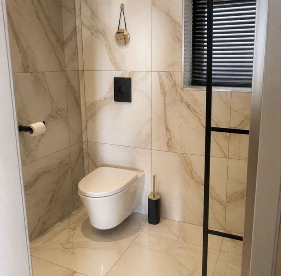 1 Bedroom Property for Sale in Sandhurst Gauteng