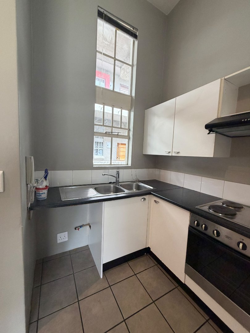 To Let 1 Bedroom Property for Rent in Houghton Gauteng