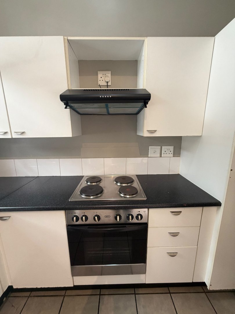 To Let 1 Bedroom Property for Rent in Houghton Gauteng