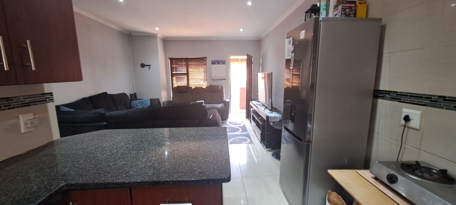 2 Bedroom Property for Sale in Albertsdal Gauteng