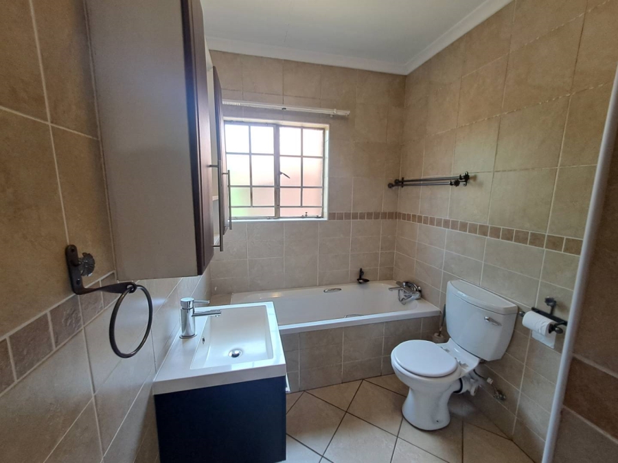 3 Bedroom Property for Sale in Eco Park Gauteng