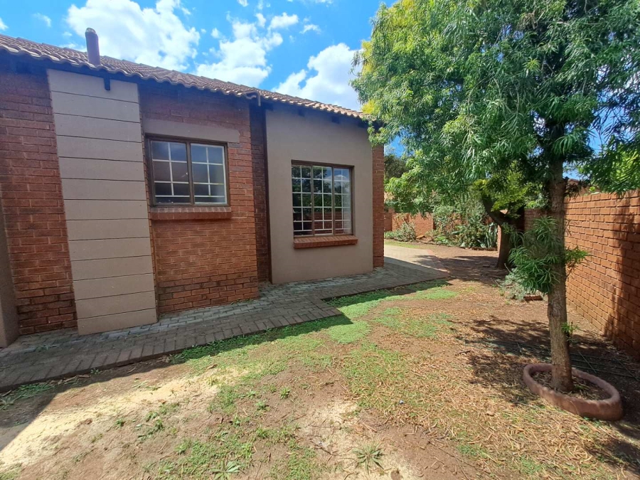 3 Bedroom Property for Sale in Eco Park Gauteng