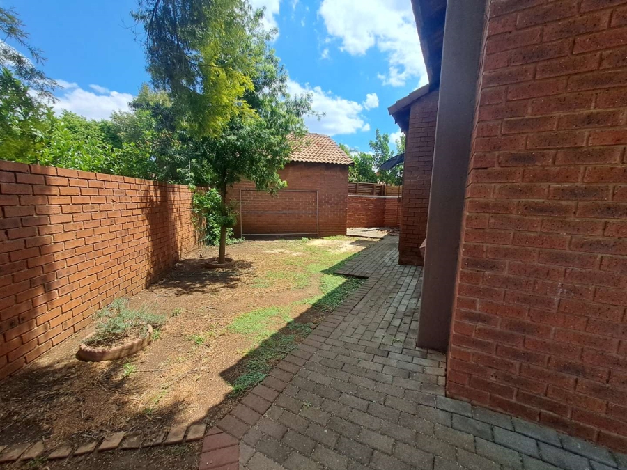 3 Bedroom Property for Sale in Eco Park Gauteng