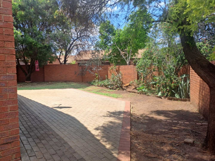 3 Bedroom Property for Sale in Eco Park Gauteng