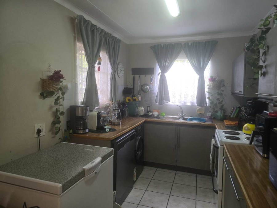 2 Bedroom Property for Sale in Albertsdal Gauteng