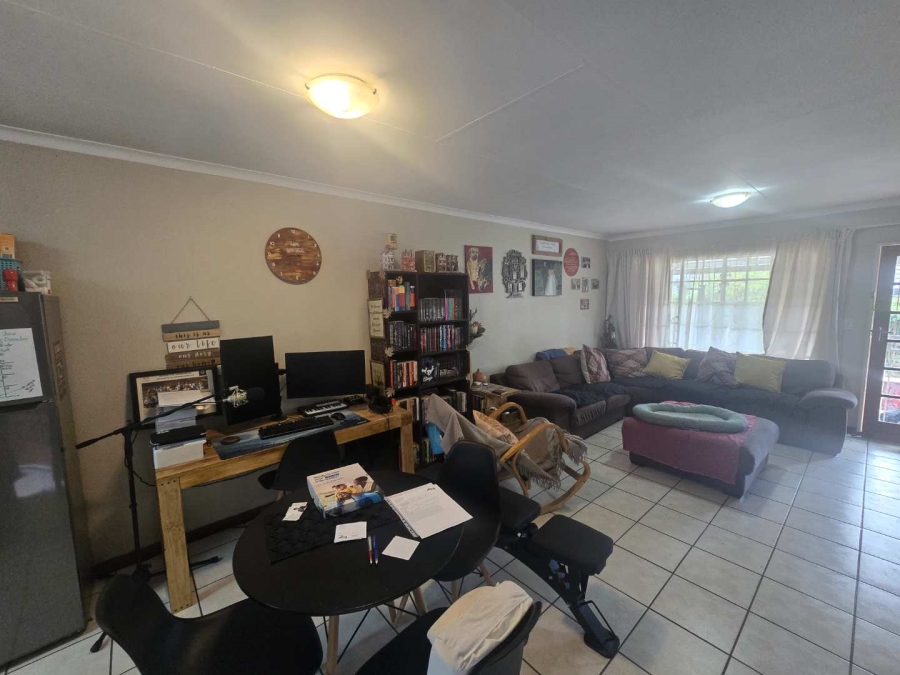 2 Bedroom Property for Sale in Albertsdal Gauteng