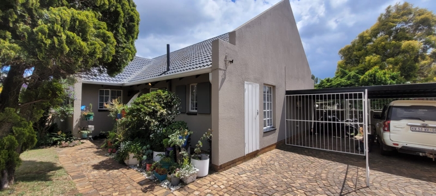 2 Bedroom Property for Sale in Albertsdal Gauteng