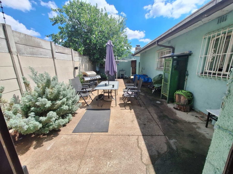 4 Bedroom Property for Sale in Tulisa Park Gauteng