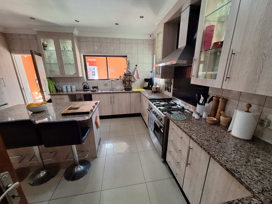 4 Bedroom Property for Sale in Tulisa Park Gauteng