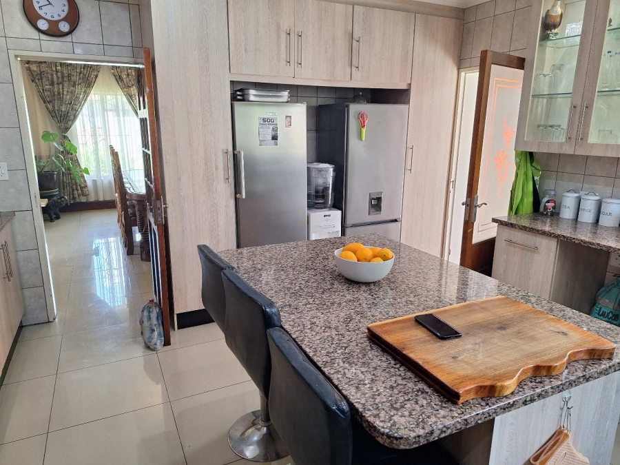 4 Bedroom Property for Sale in Tulisa Park Gauteng