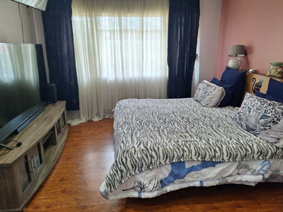 4 Bedroom Property for Sale in Tulisa Park Gauteng