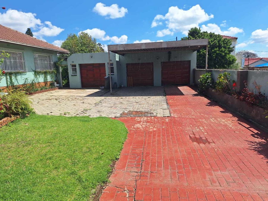 4 Bedroom Property for Sale in Tulisa Park Gauteng