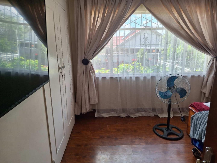 4 Bedroom Property for Sale in Tulisa Park Gauteng
