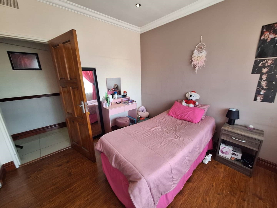 4 Bedroom Property for Sale in Tulisa Park Gauteng