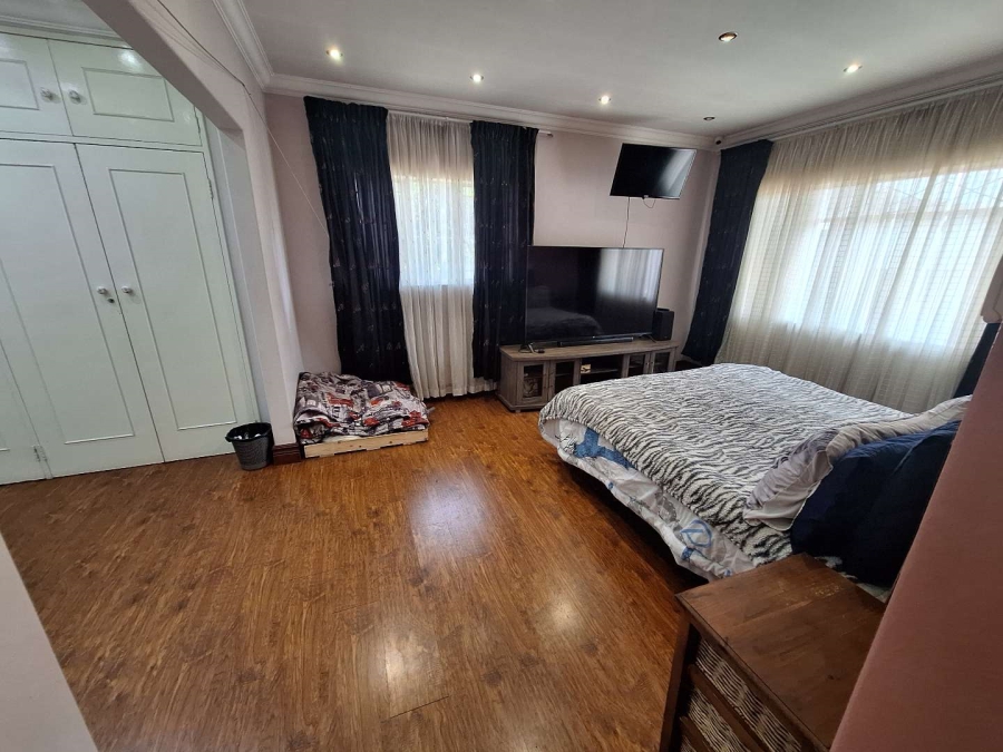 4 Bedroom Property for Sale in Tulisa Park Gauteng