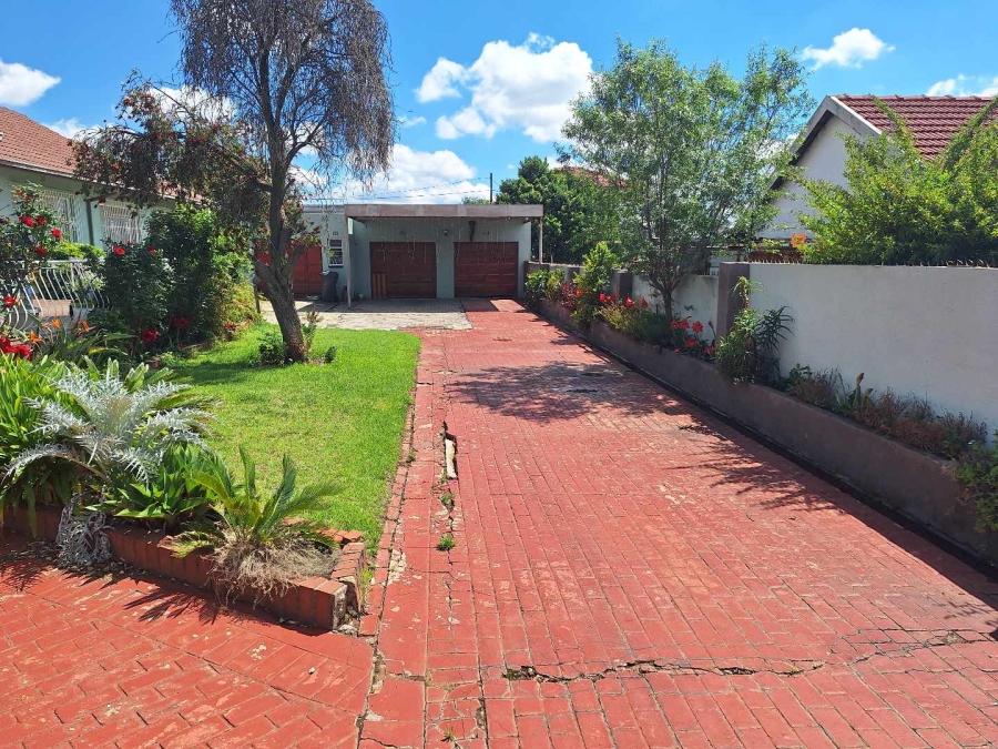 4 Bedroom Property for Sale in Tulisa Park Gauteng