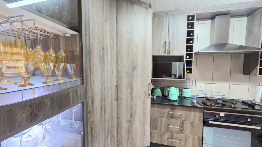 To Let 3 Bedroom Property for Rent in Silverton Gauteng