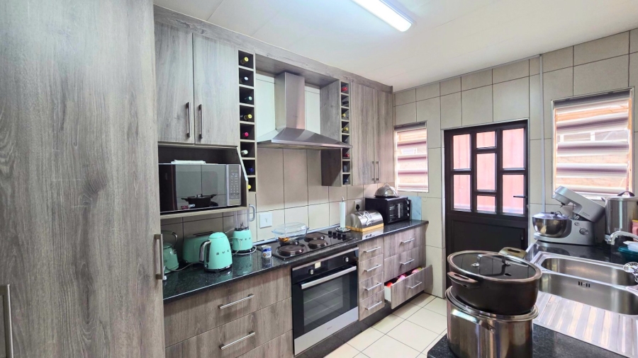 To Let 3 Bedroom Property for Rent in Silverton Gauteng