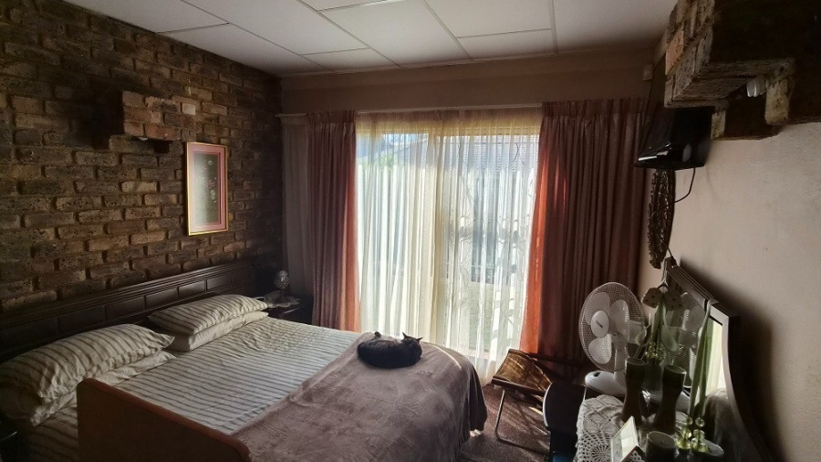 4 Bedroom Property for Sale in Monument Park Gauteng