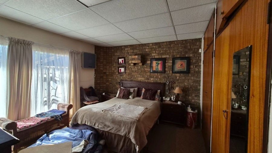 4 Bedroom Property for Sale in Monument Park Gauteng